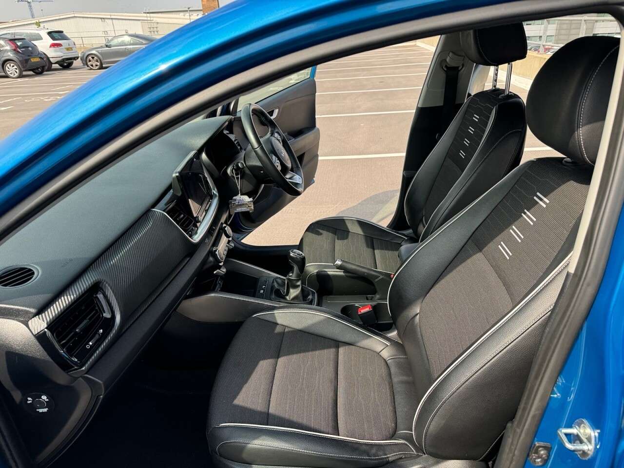 2021 KIA STONIC 2021 KIA STONIC