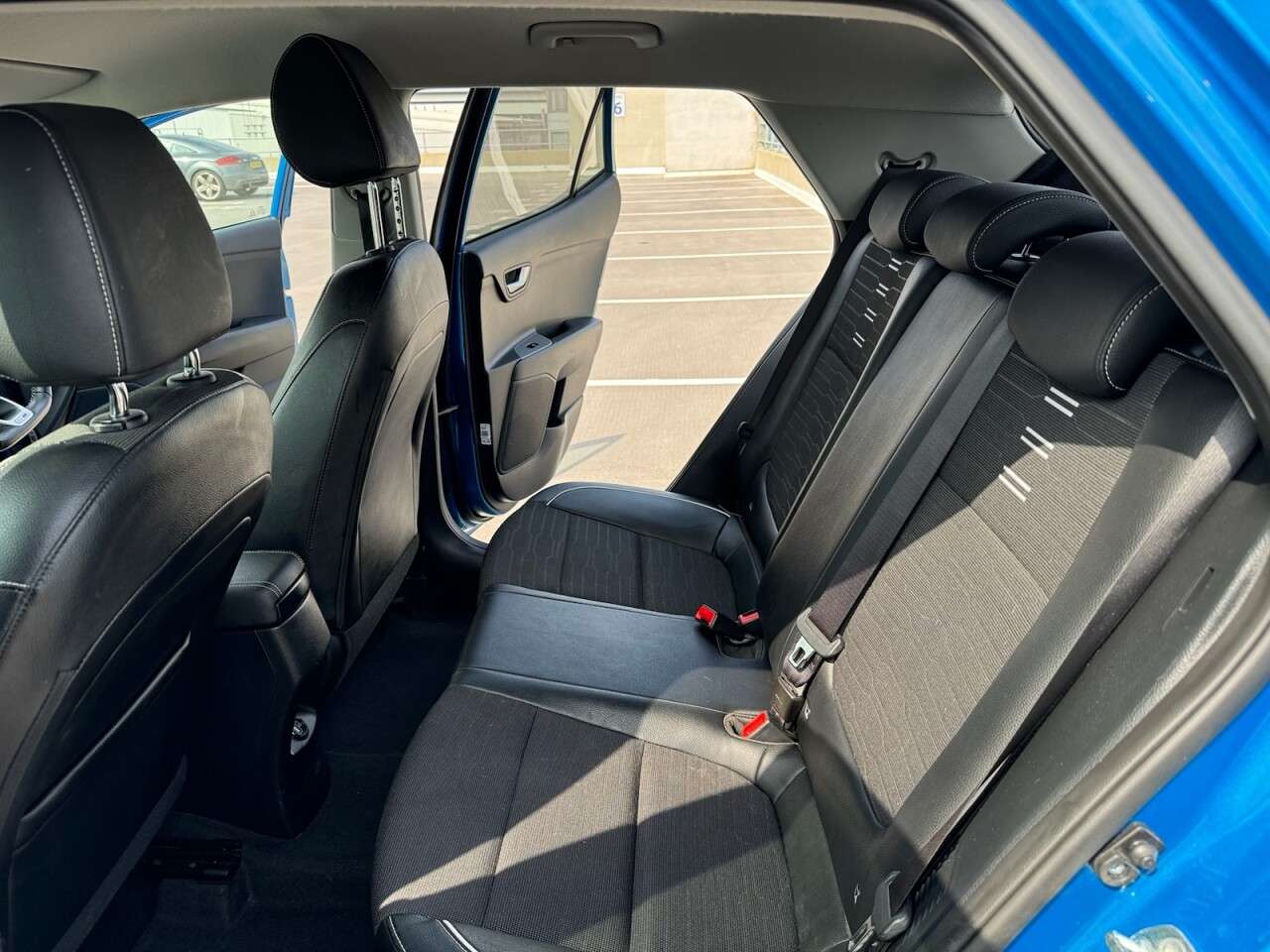 2021 KIA STONIC 2021 KIA STONIC