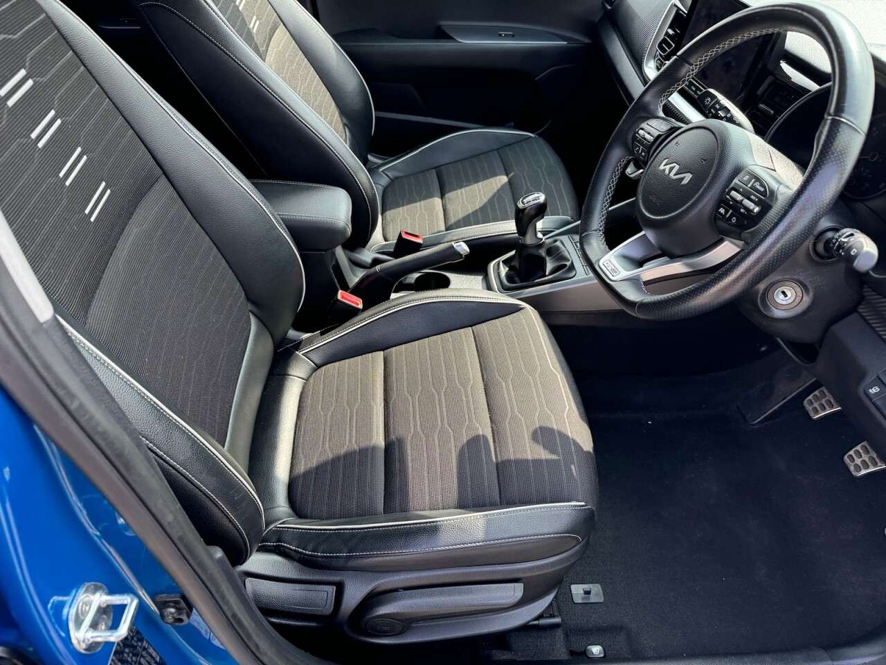 2021 KIA STONIC 2021 KIA STONIC