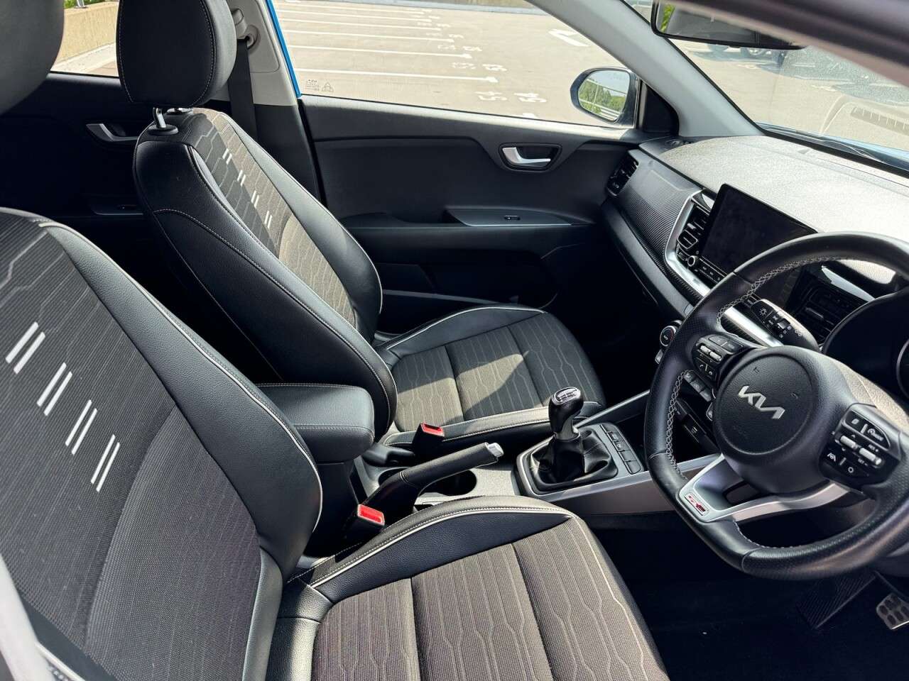 2021 KIA STONIC 2021 KIA STONIC