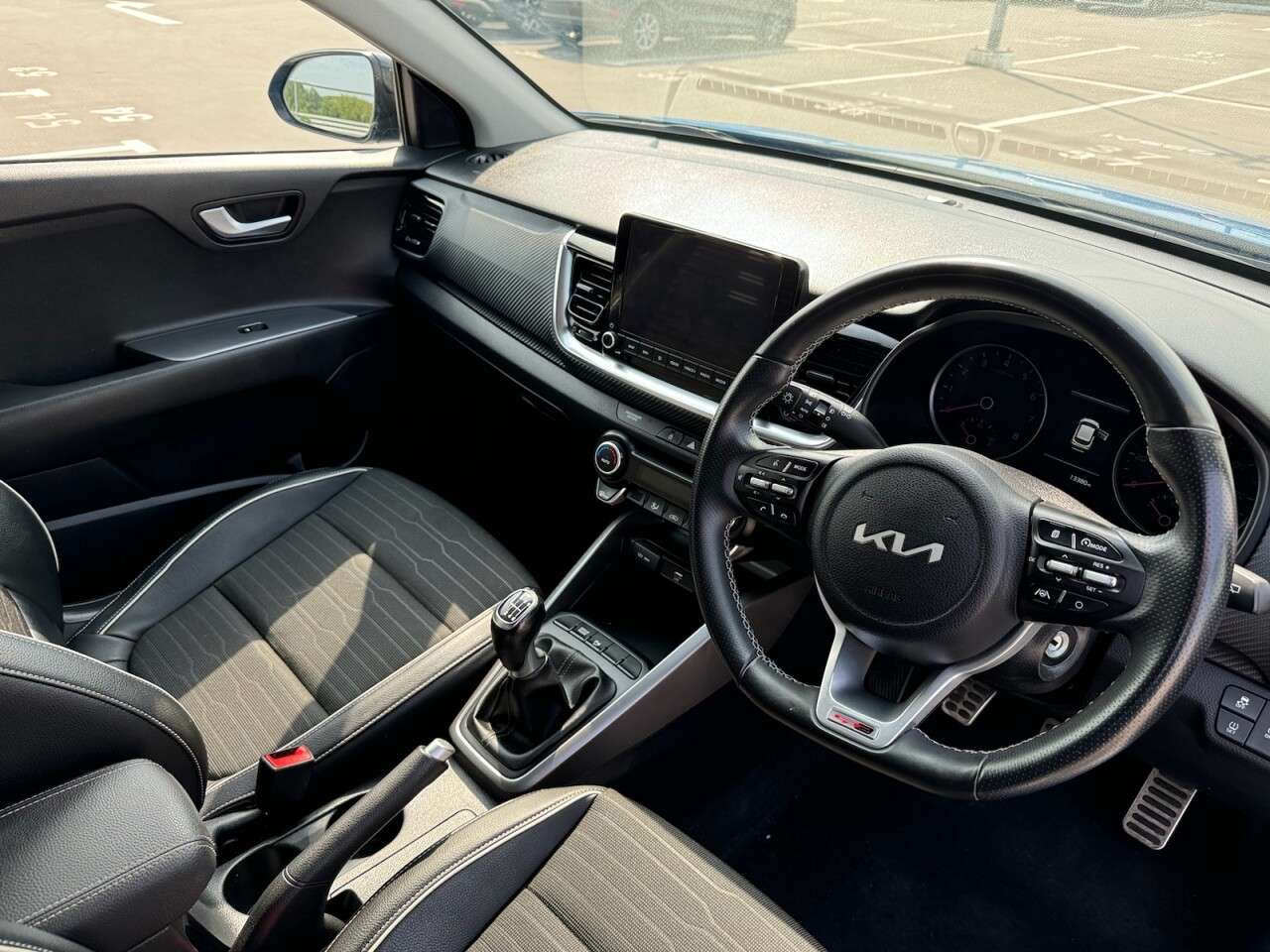 2021 KIA STONIC 2021 KIA STONIC