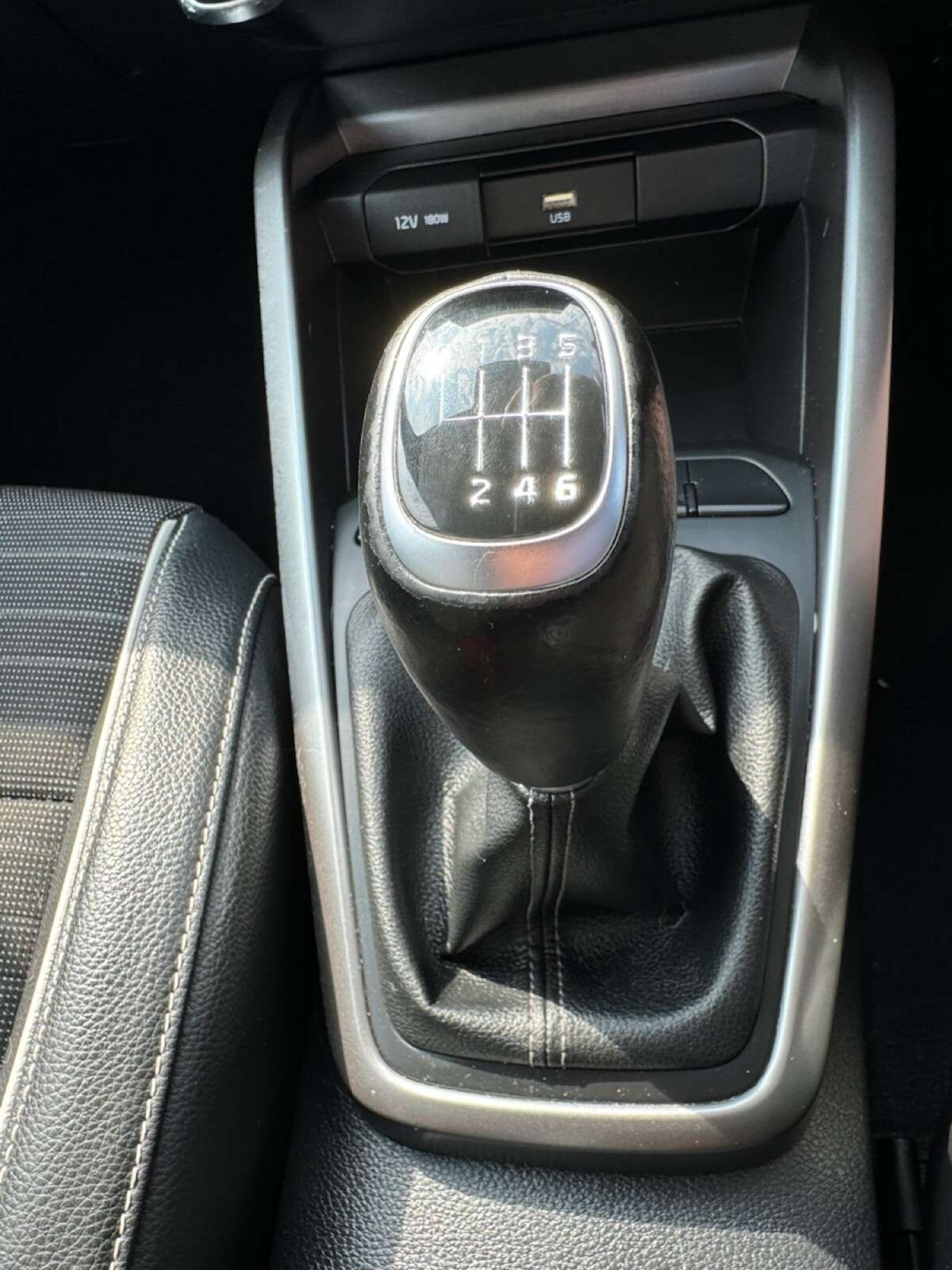 2021 KIA STONIC 2021 KIA STONIC