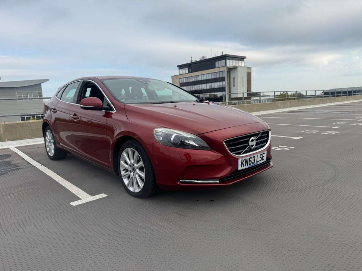 Check out this Volvo V40 2013 Diesel Automatic