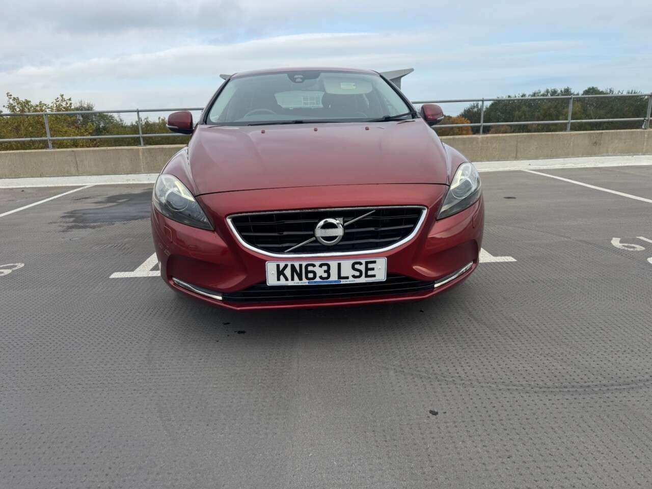 2013 VOLVO V40 2013 VOLVO V40