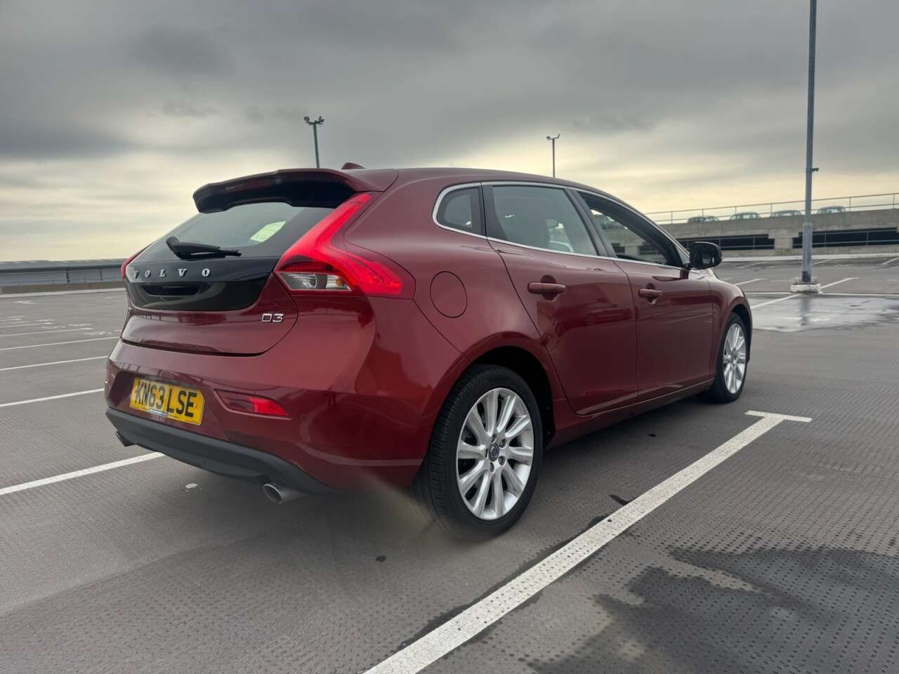 2013 VOLVO V40 2013 VOLVO V40