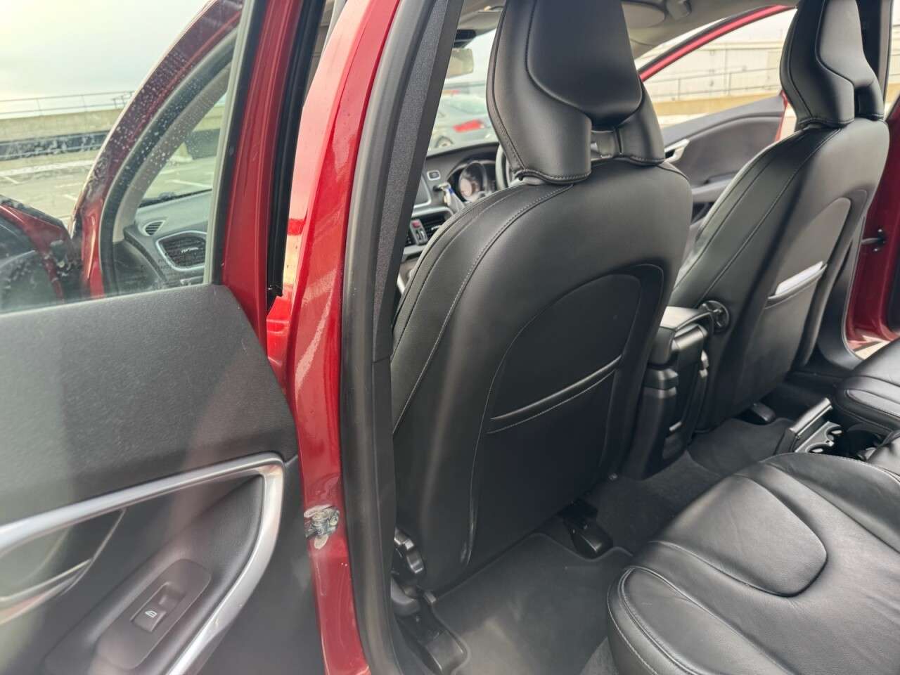 2013 VOLVO V40 2013 VOLVO V40