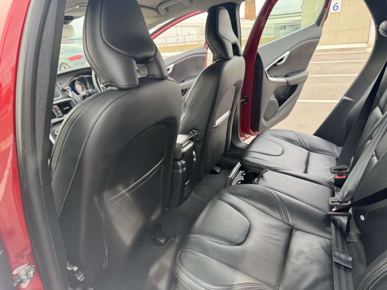 2013 VOLVO V40 2013 VOLVO V40