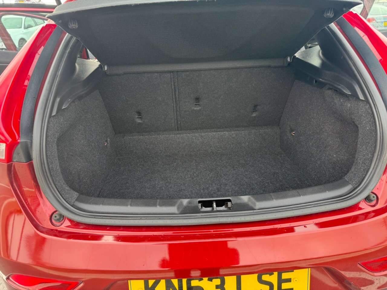 2013 VOLVO V40 2013 VOLVO V40