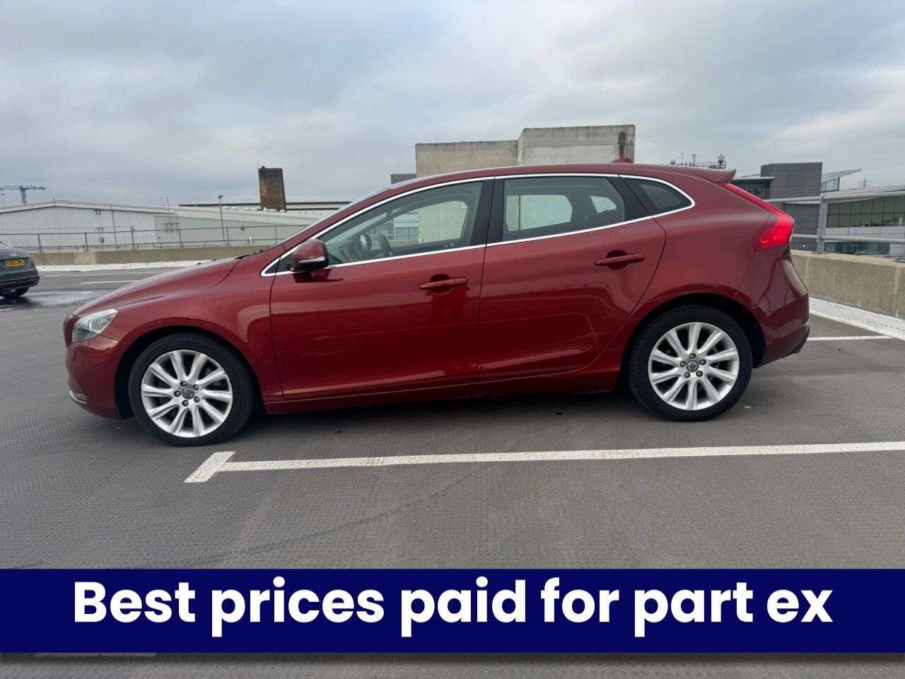 2013 VOLVO V40 2013 VOLVO V40