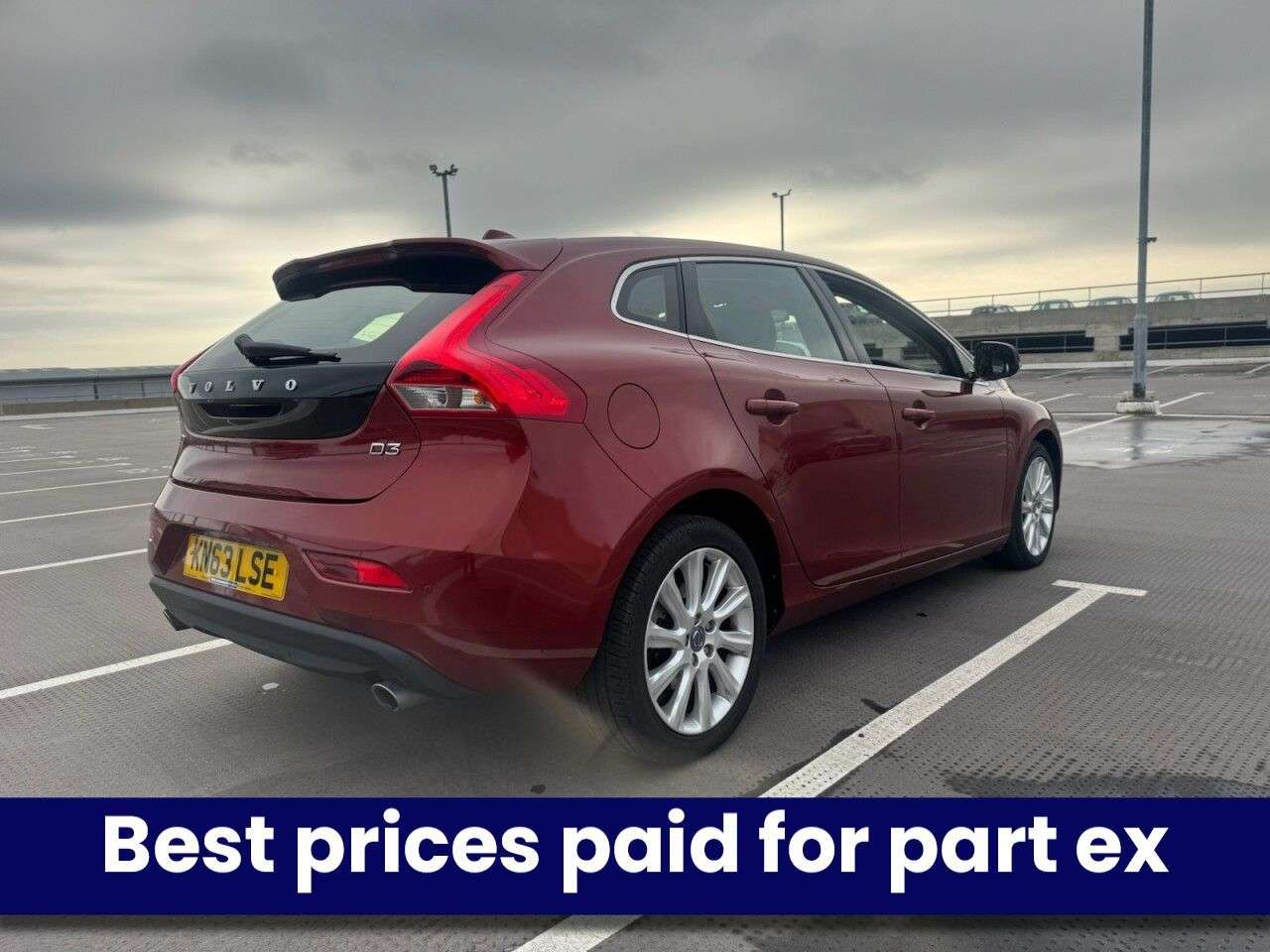 2013 VOLVO V40 2013 VOLVO V40