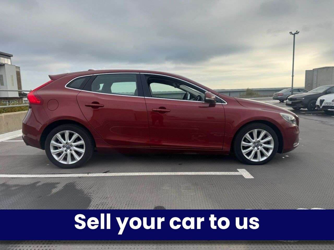 2013 VOLVO V40 2013 VOLVO V40