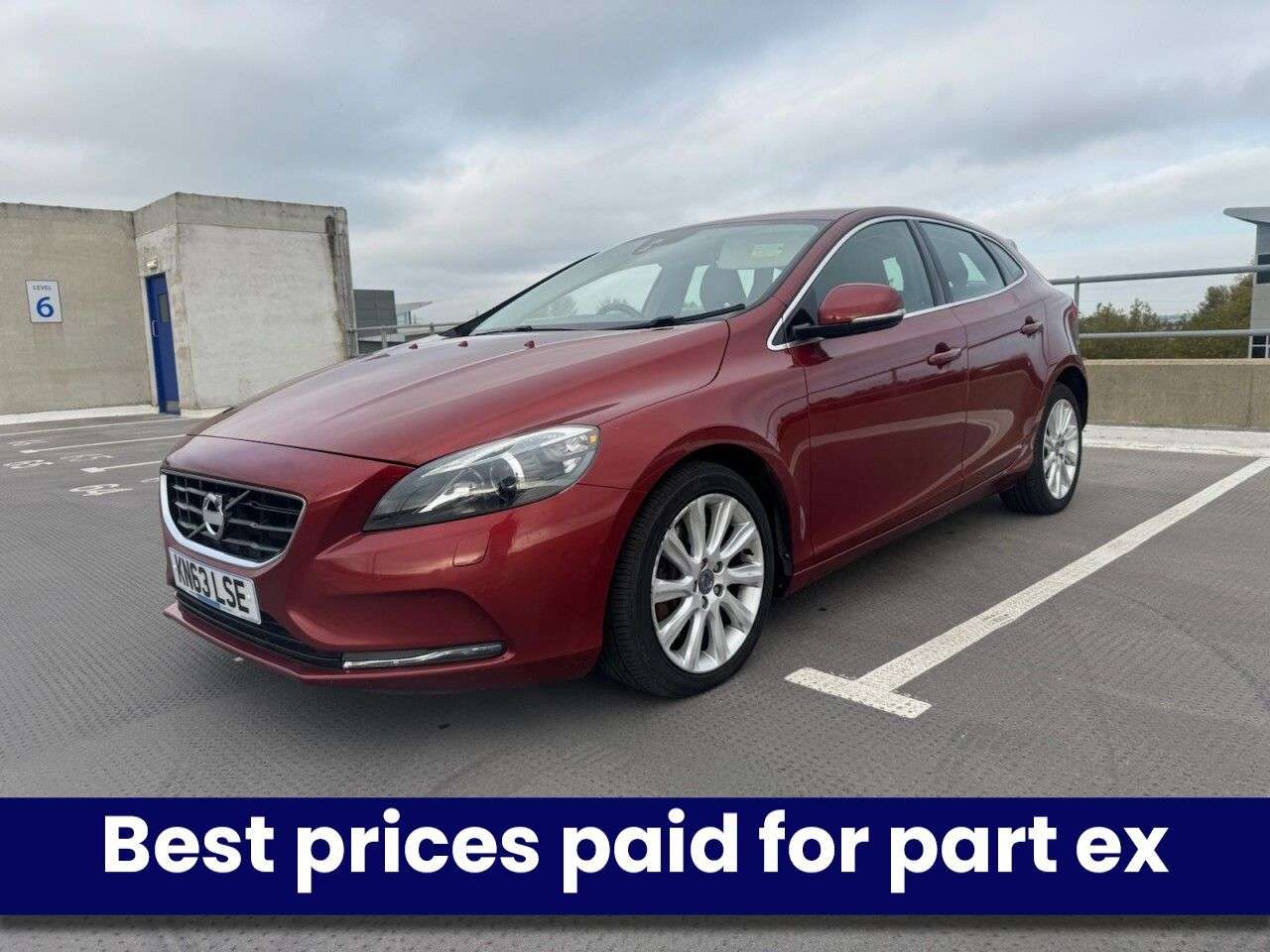 2013 VOLVO V40 2013 VOLVO V40