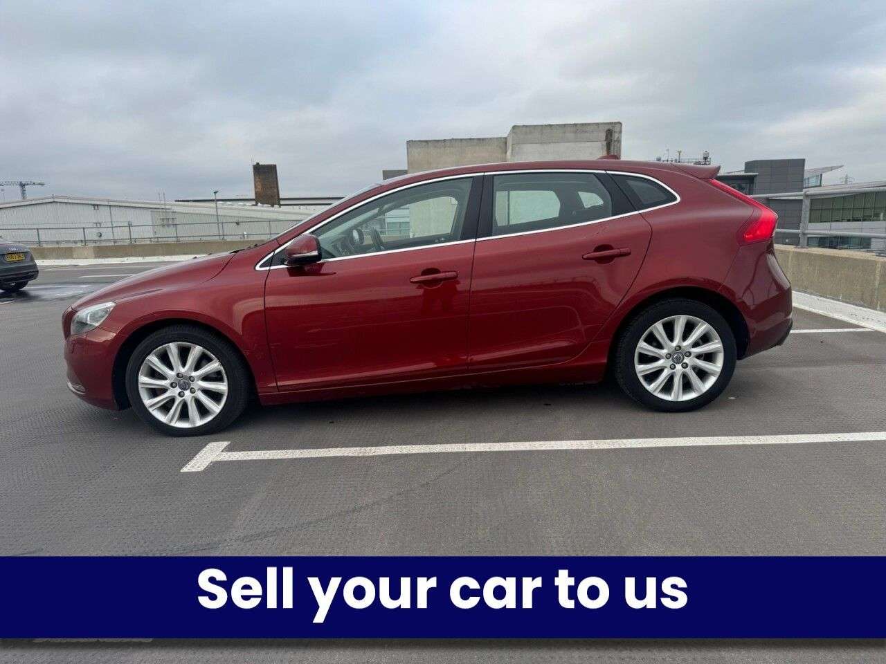 2013 VOLVO V40 2013 VOLVO V40