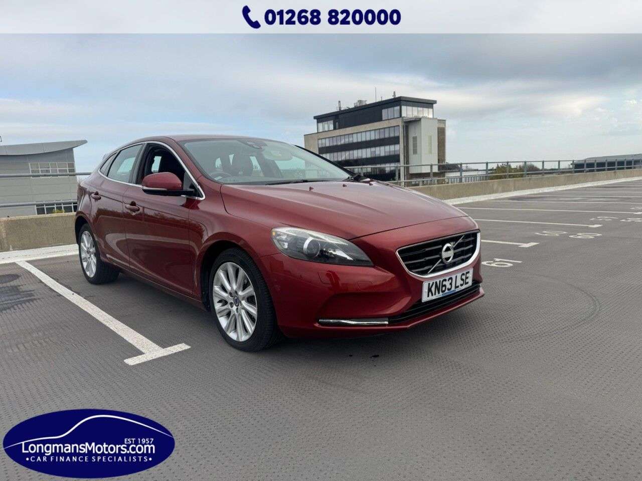 A 2013 VOLVO V40 D3 SE LUX NAV A 2013 VOLVO V40 D3 SE LUX NAV