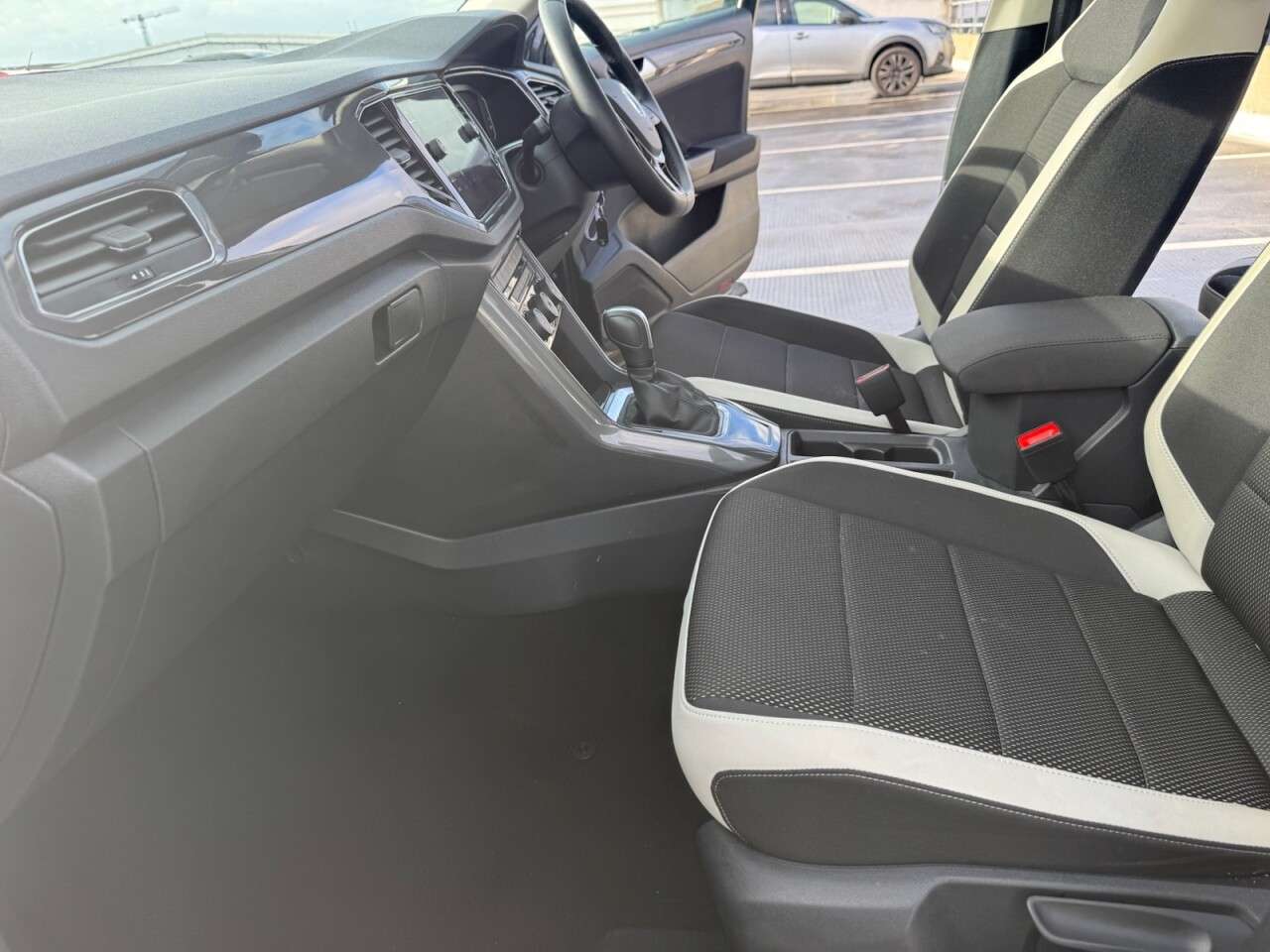 2021 VOLKSWAGEN T-ROC 2021 VOLKSWAGEN T-ROC