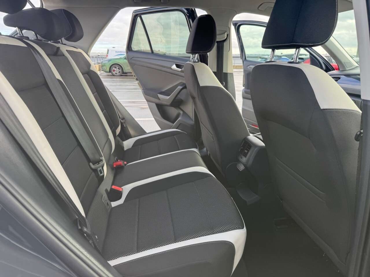 2021 VOLKSWAGEN T-ROC 2021 VOLKSWAGEN T-ROC