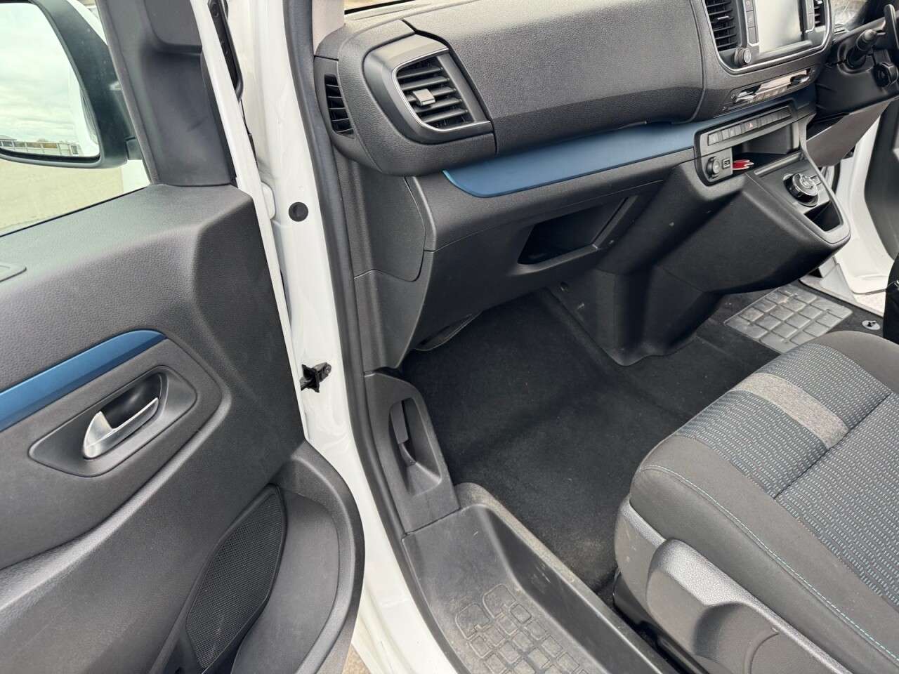 2019 PEUGEOT TRAVELLER 2019 PEUGEOT TRAVELLER