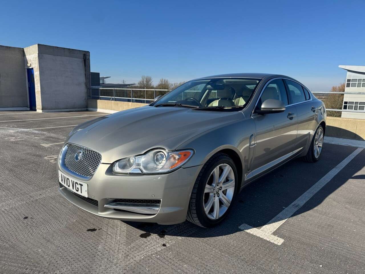2010 JAGUAR XF 2010 JAGUAR XF
