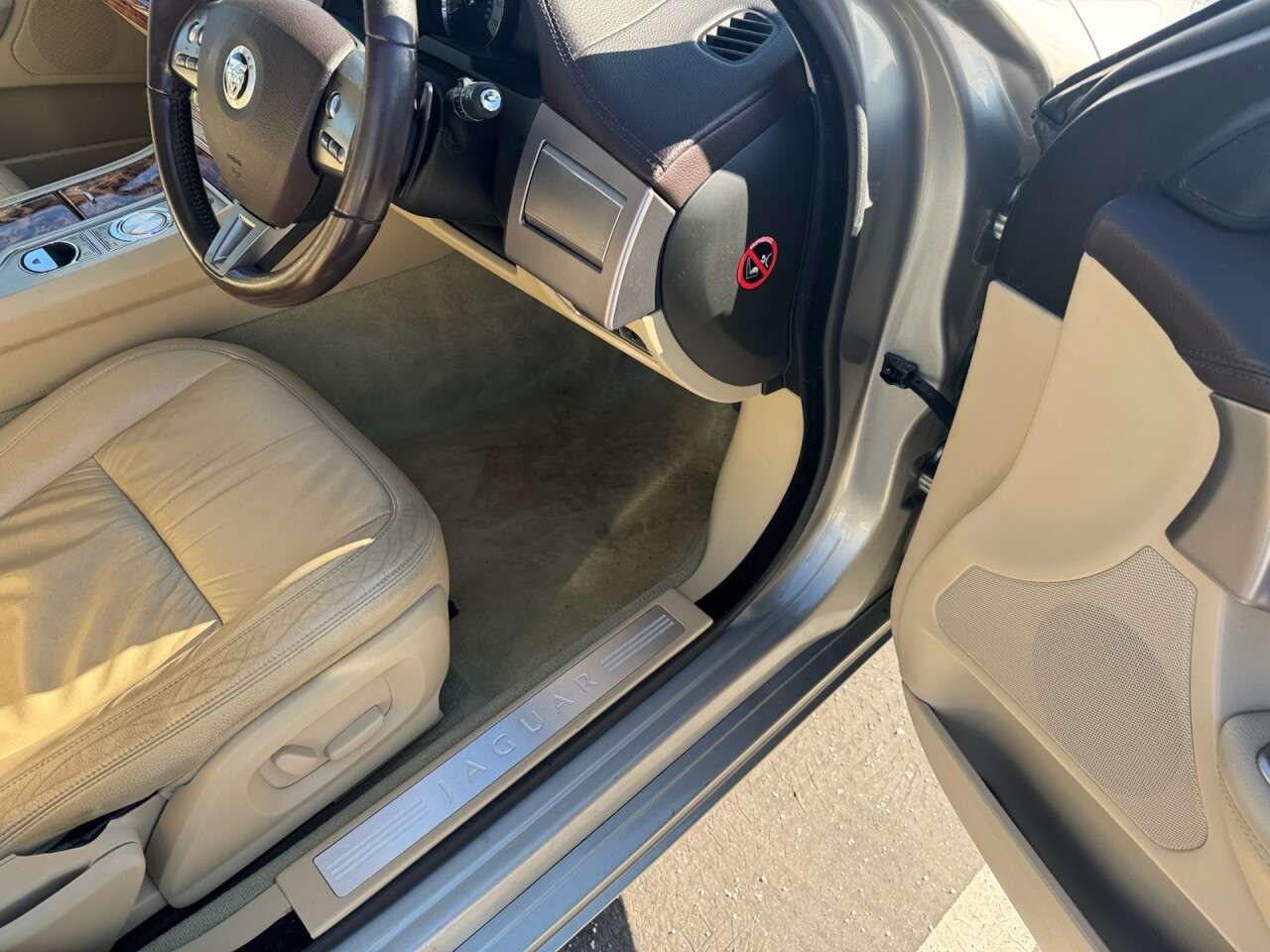 2010 JAGUAR XF 2010 JAGUAR XF