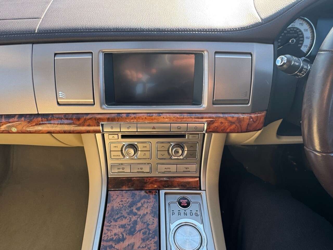 2010 JAGUAR XF 2010 JAGUAR XF