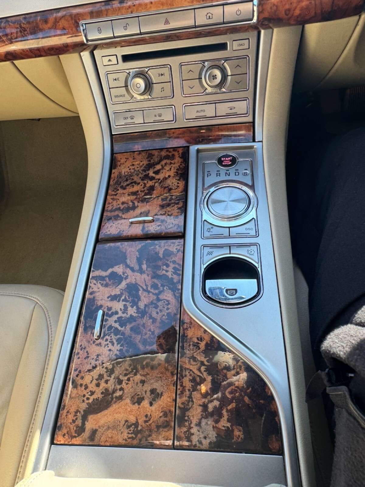 2010 JAGUAR XF 2010 JAGUAR XF