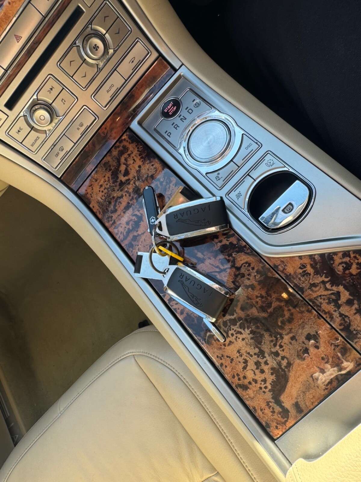 2010 JAGUAR XF 2010 JAGUAR XF