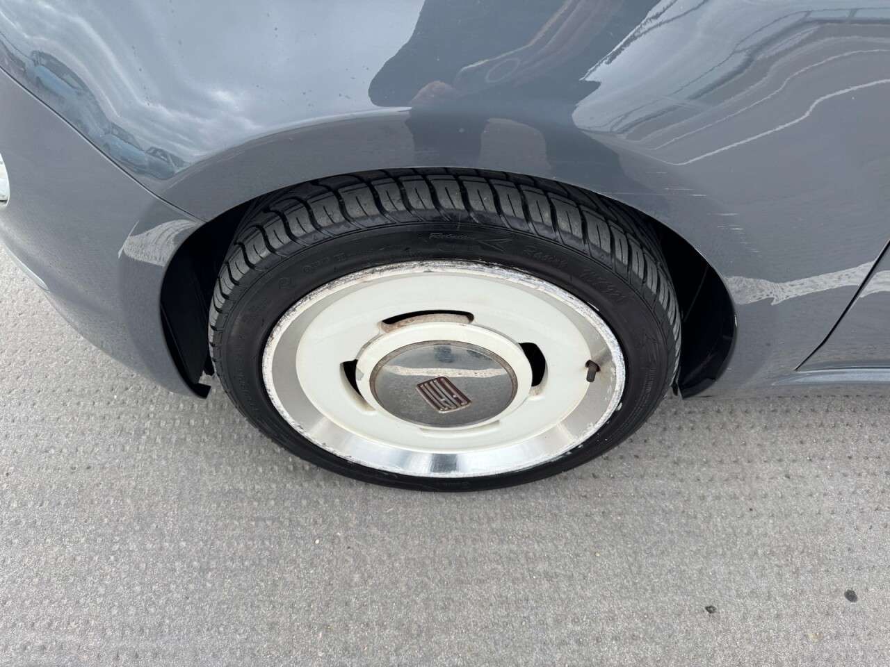 2017 FIAT 500 2017 FIAT 500