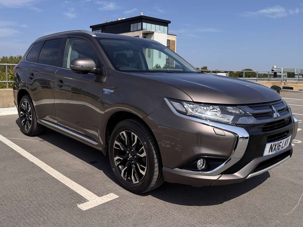 Check out this Mitsubishi Outlander 2016 Hybrid Electric Automatic