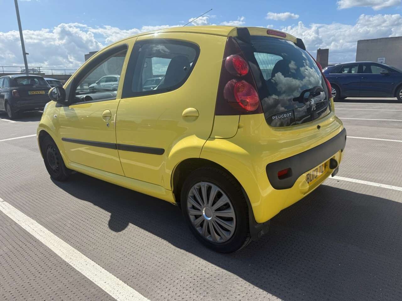 2013 PEUGEOT 107 2013 PEUGEOT 107