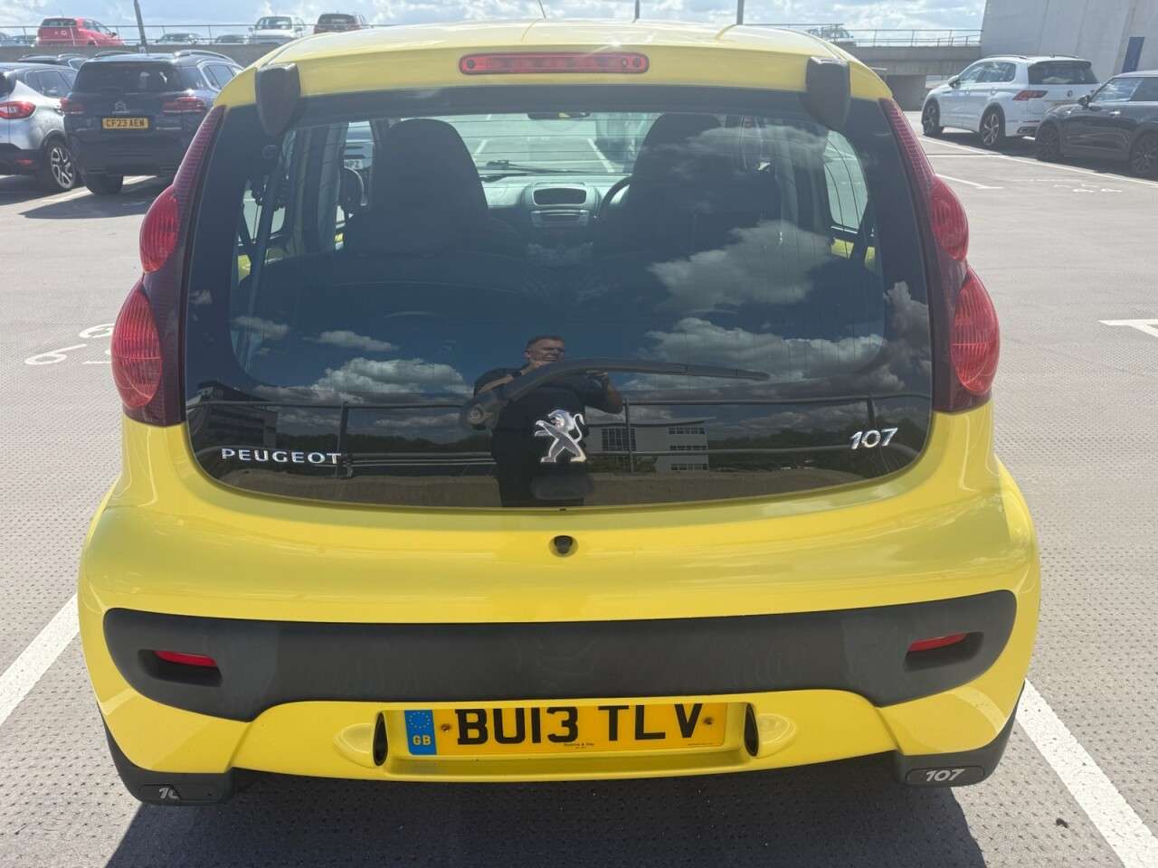 2013 PEUGEOT 107 2013 PEUGEOT 107