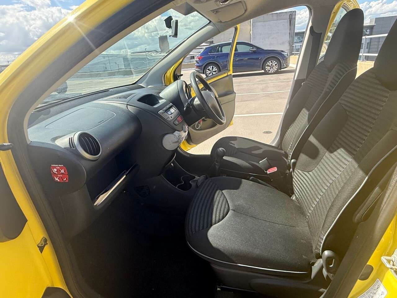 2013 PEUGEOT 107 2013 PEUGEOT 107