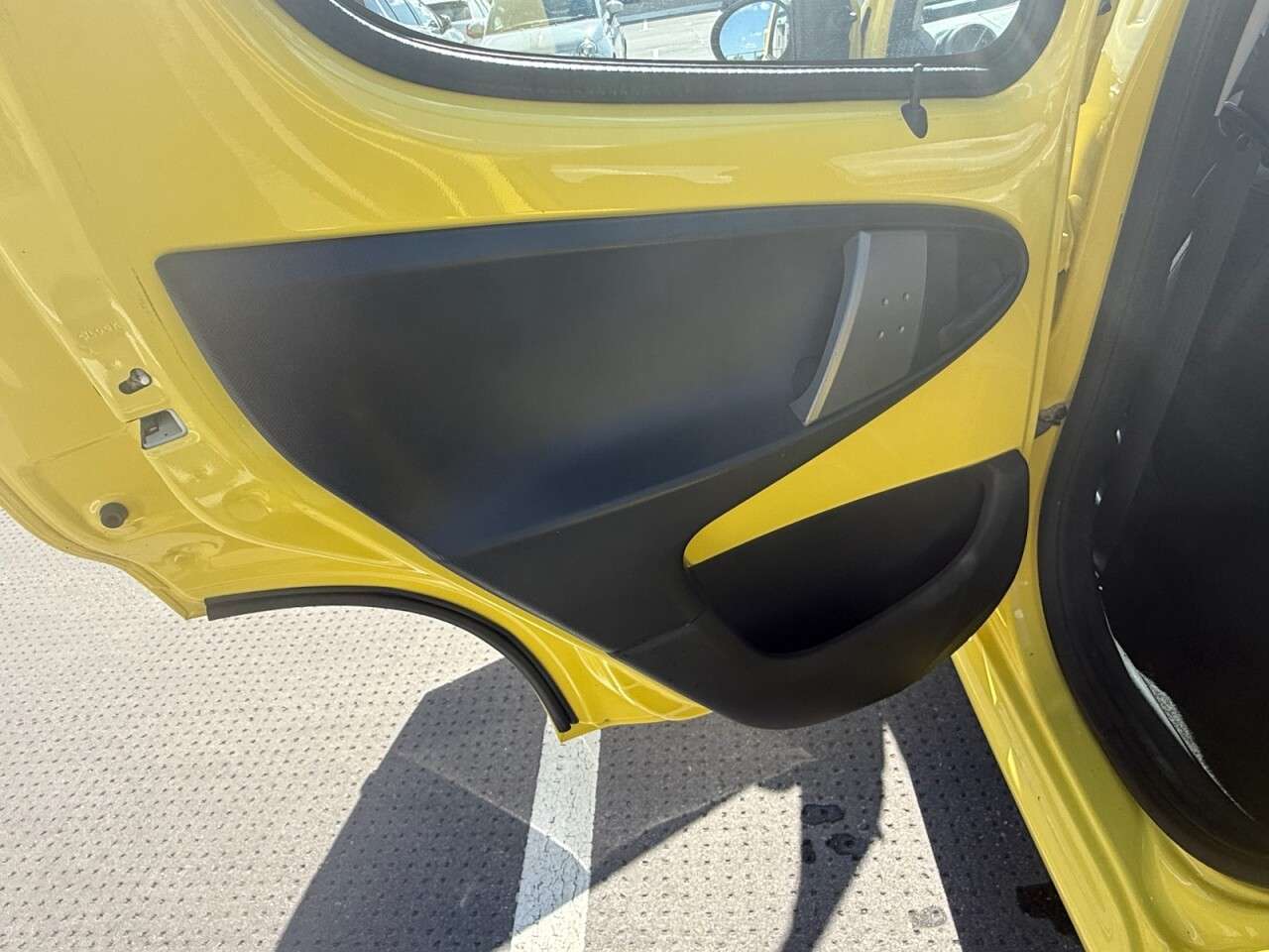 2013 PEUGEOT 107 2013 PEUGEOT 107