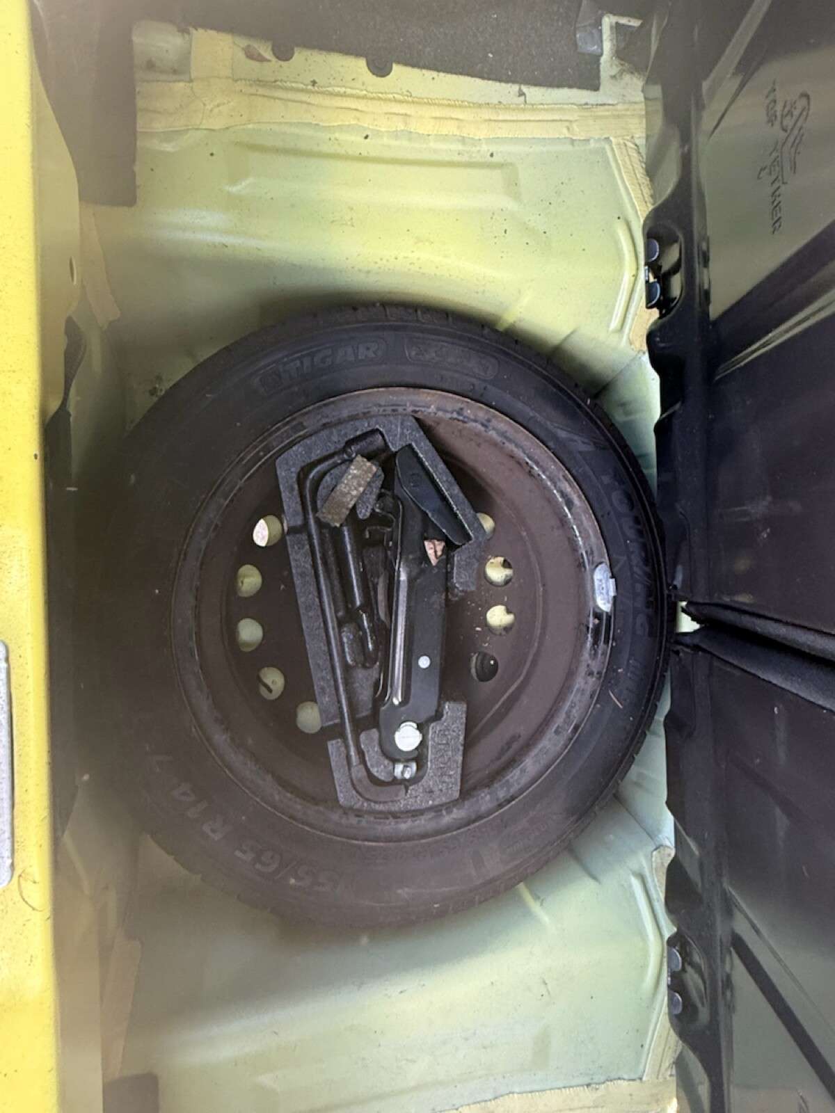 2013 PEUGEOT 107 2013 PEUGEOT 107