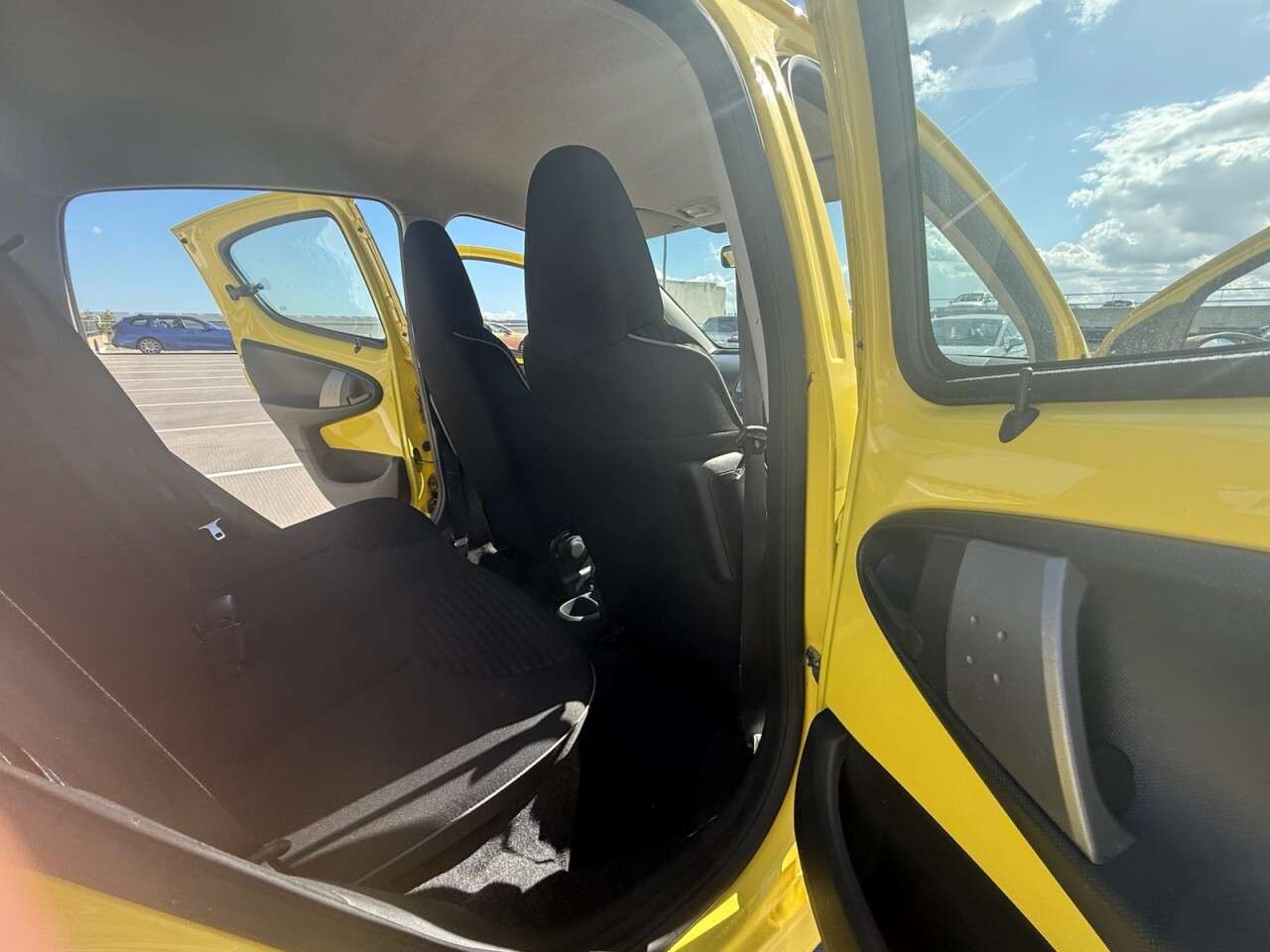 2013 PEUGEOT 107 2013 PEUGEOT 107