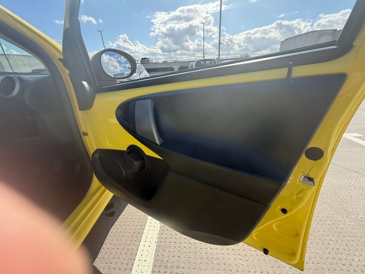 2013 PEUGEOT 107 2013 PEUGEOT 107