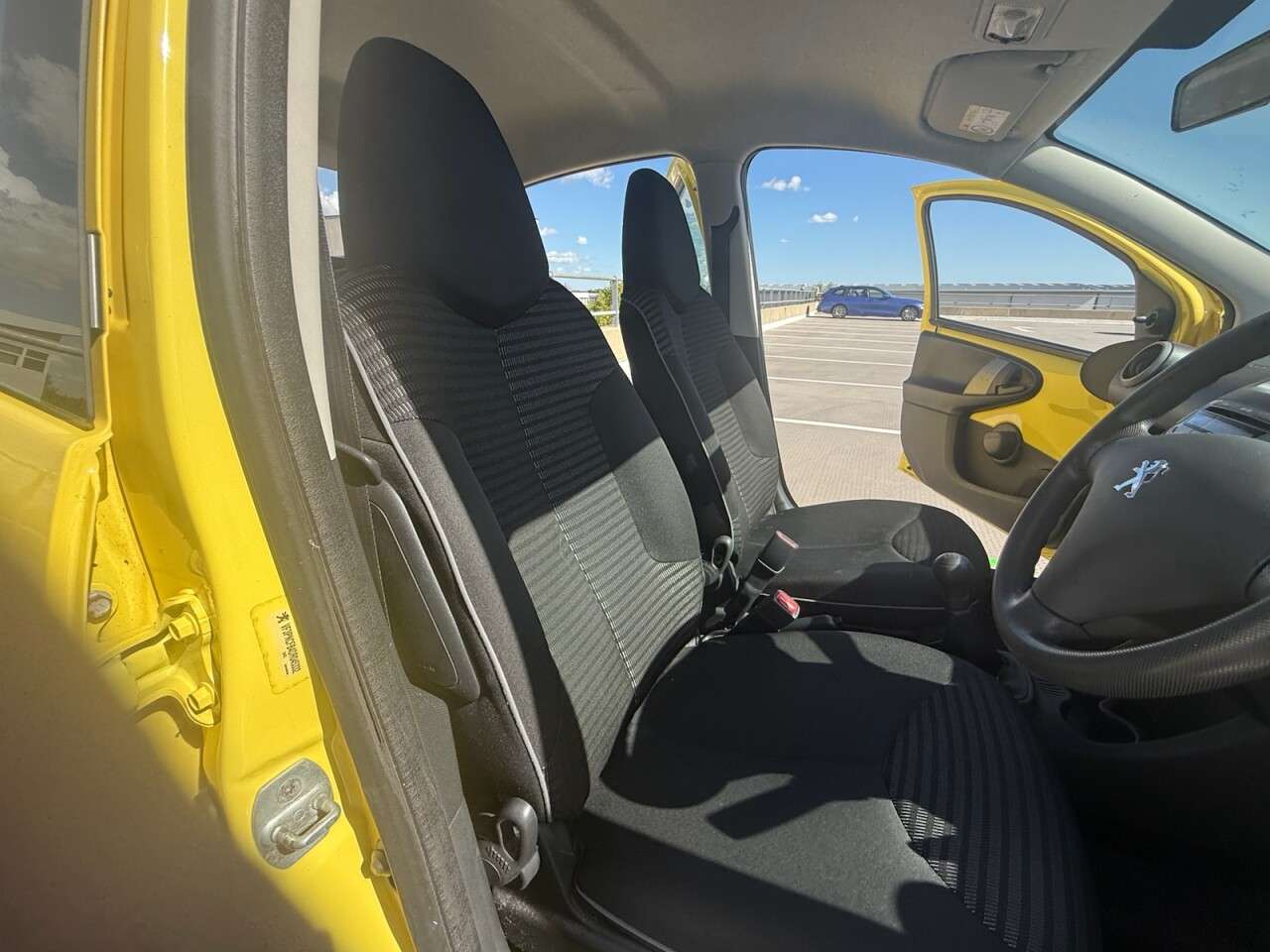 2013 PEUGEOT 107 2013 PEUGEOT 107