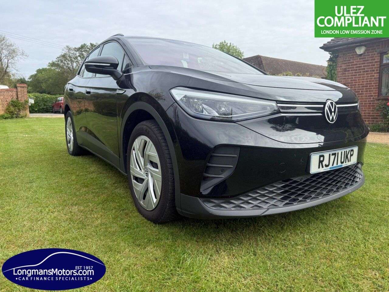 A 2021 VOLKSWAGEN ID.4 Pro Performance 77kWh Life SUV 5dr Electric Auto (204 ps) 1 year mot and se A 2021 VOLKSWAGEN ID.4 Pro Performance 77kWh Life SUV 5dr Electric Auto (204 ps) 1 year mot and se