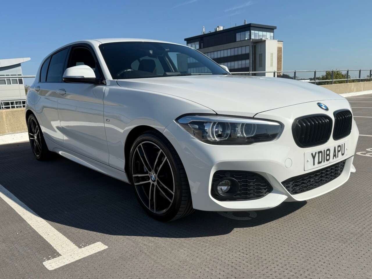 A 2018 BMW 1 SERIES 1.5 118i M Sport Shadow Edition Hatchback 5dr Petrol Manual Euro 6 (s/s) (1 A 2018 BMW 1 SERIES 1.5 118i M Sport Shadow Edition Hatchback 5dr Petrol Manual Euro 6 (s/s) (1
