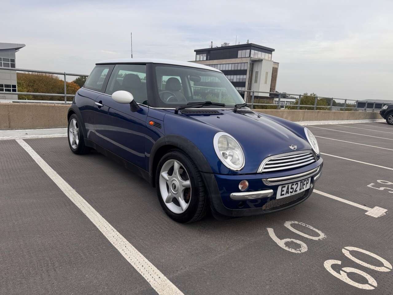 A 2002 MINI HATCH 1.6 Cooper Hatchback 3dr Petrol Manual Euro 3 (115 ps) SPARE OR REPAIR / TR A 2002 MINI HATCH 1.6 Cooper Hatchback 3dr Petrol Manual Euro 3 (115 ps) SPARE OR REPAIR / TR