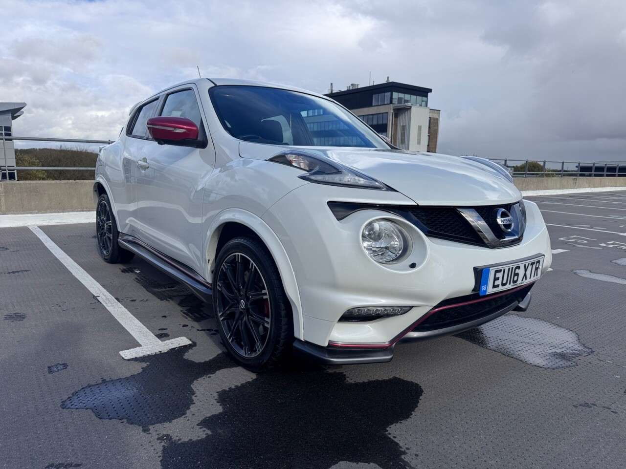 A 2016 NISSAN JUKE 1.6 DIG-T Nismo RS SUV 5dr Petrol Manual Euro 6 (218 ps) 1 year mot and ser A 2016 NISSAN JUKE 1.6 DIG-T Nismo RS SUV 5dr Petrol Manual Euro 6 (218 ps) 1 year mot and ser