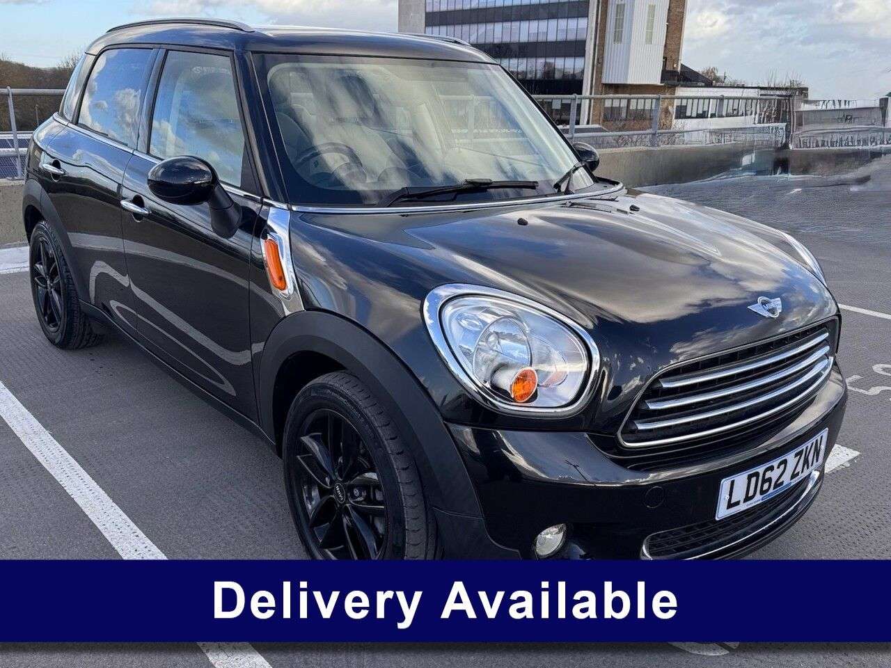 A 2012 MINI COUNTRYMAN 1.6 Cooper SUV 5dr Petrol Auto Euro 5 (122 ps) 1 year mot and service inclu A 2012 MINI COUNTRYMAN 1.6 Cooper SUV 5dr Petrol Auto Euro 5 (122 ps) 1 year mot and service inclu