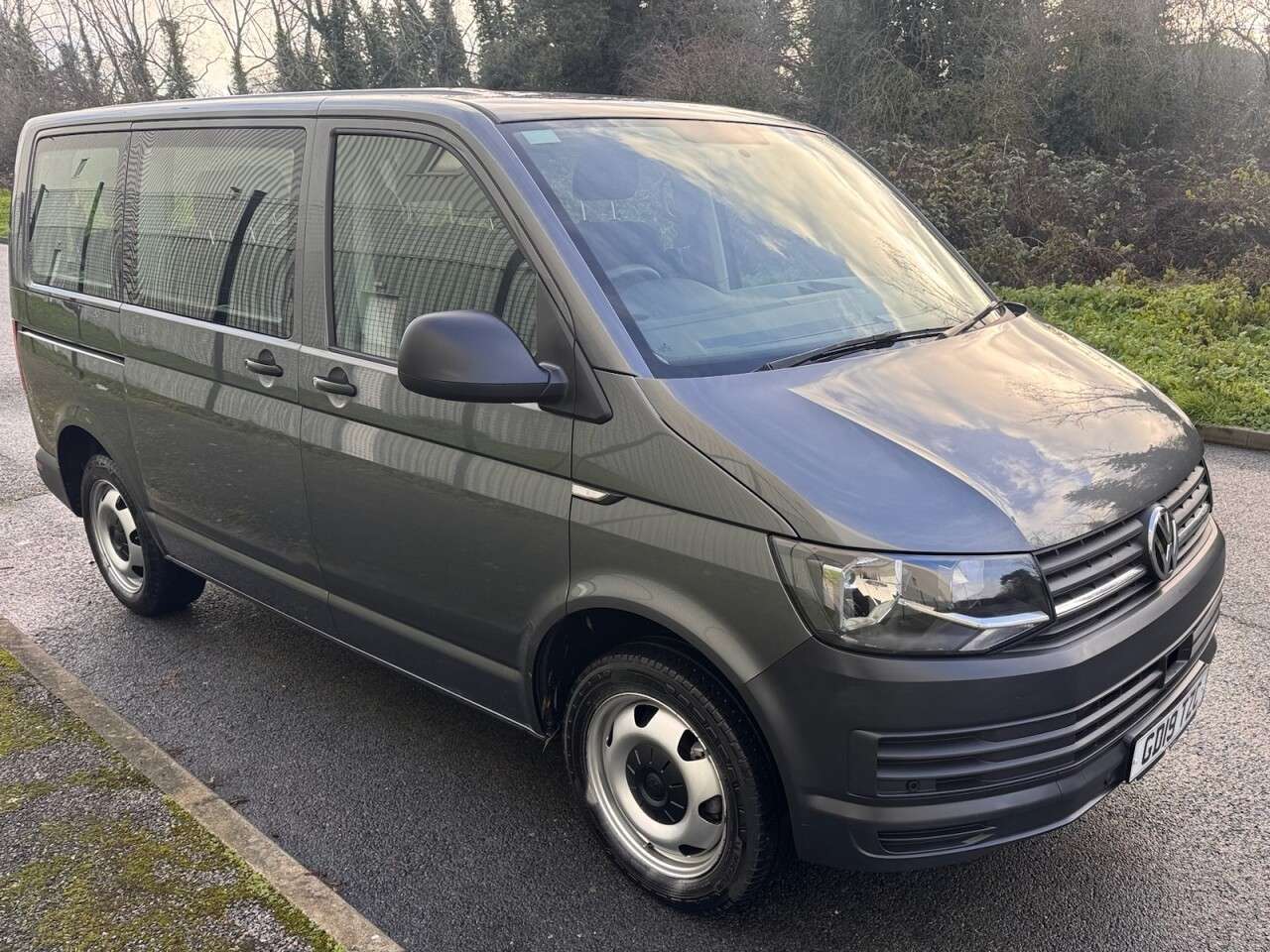 0 VOLKSWAGEN TRANSPORTER SHUTTLE 0 VOLKSWAGEN TRANSPORTER SHUTTLE