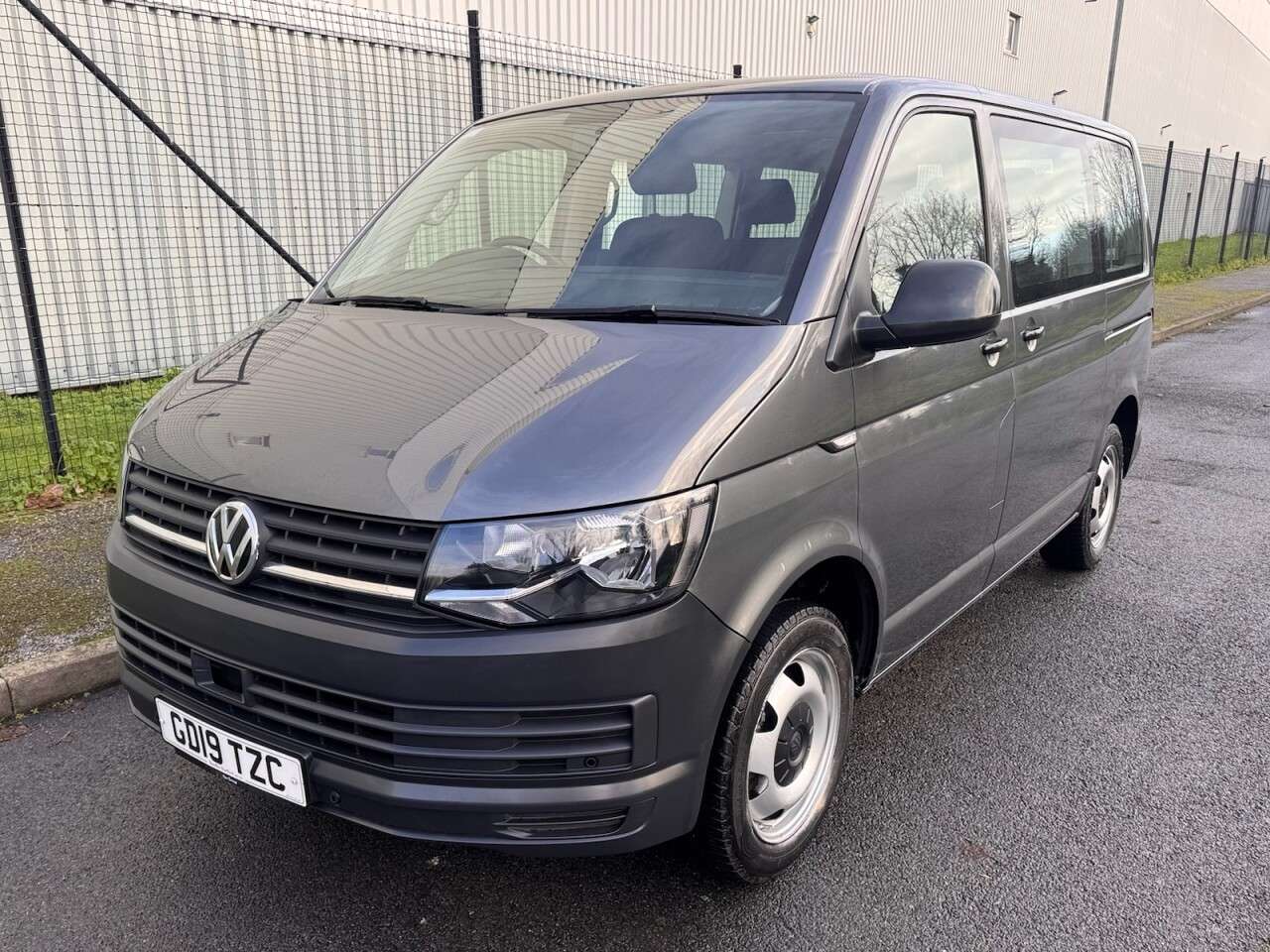 0 VOLKSWAGEN TRANSPORTER SHUTTLE 0 VOLKSWAGEN TRANSPORTER SHUTTLE