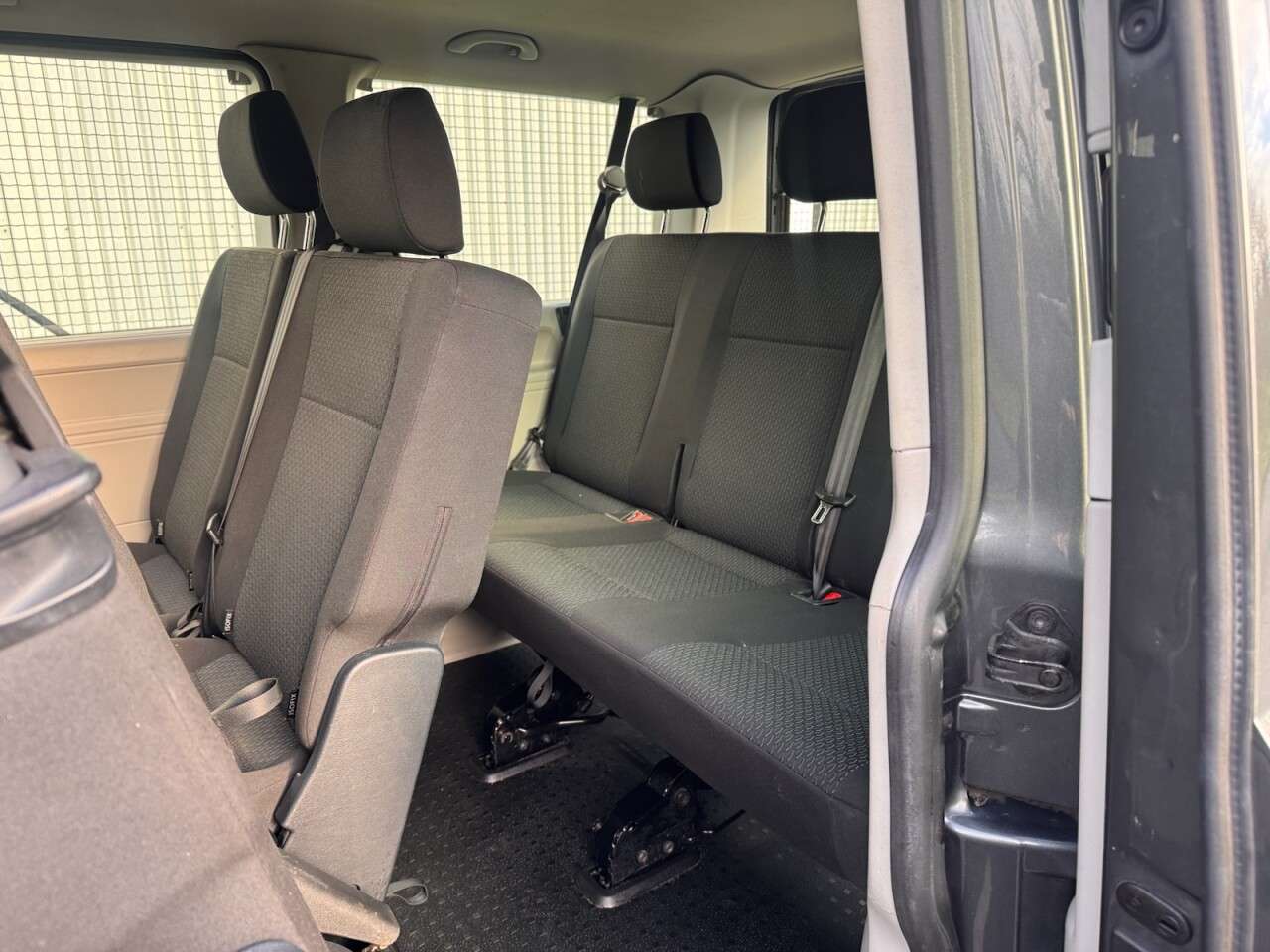 0 VOLKSWAGEN TRANSPORTER SHUTTLE 0 VOLKSWAGEN TRANSPORTER SHUTTLE