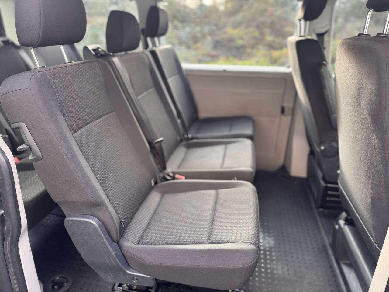 0 VOLKSWAGEN TRANSPORTER SHUTTLE 0 VOLKSWAGEN TRANSPORTER SHUTTLE