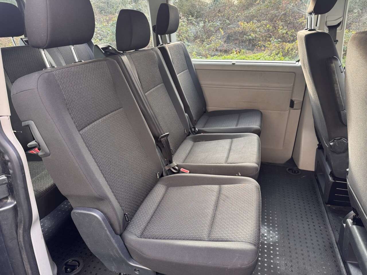 0 VOLKSWAGEN TRANSPORTER SHUTTLE 0 VOLKSWAGEN TRANSPORTER SHUTTLE