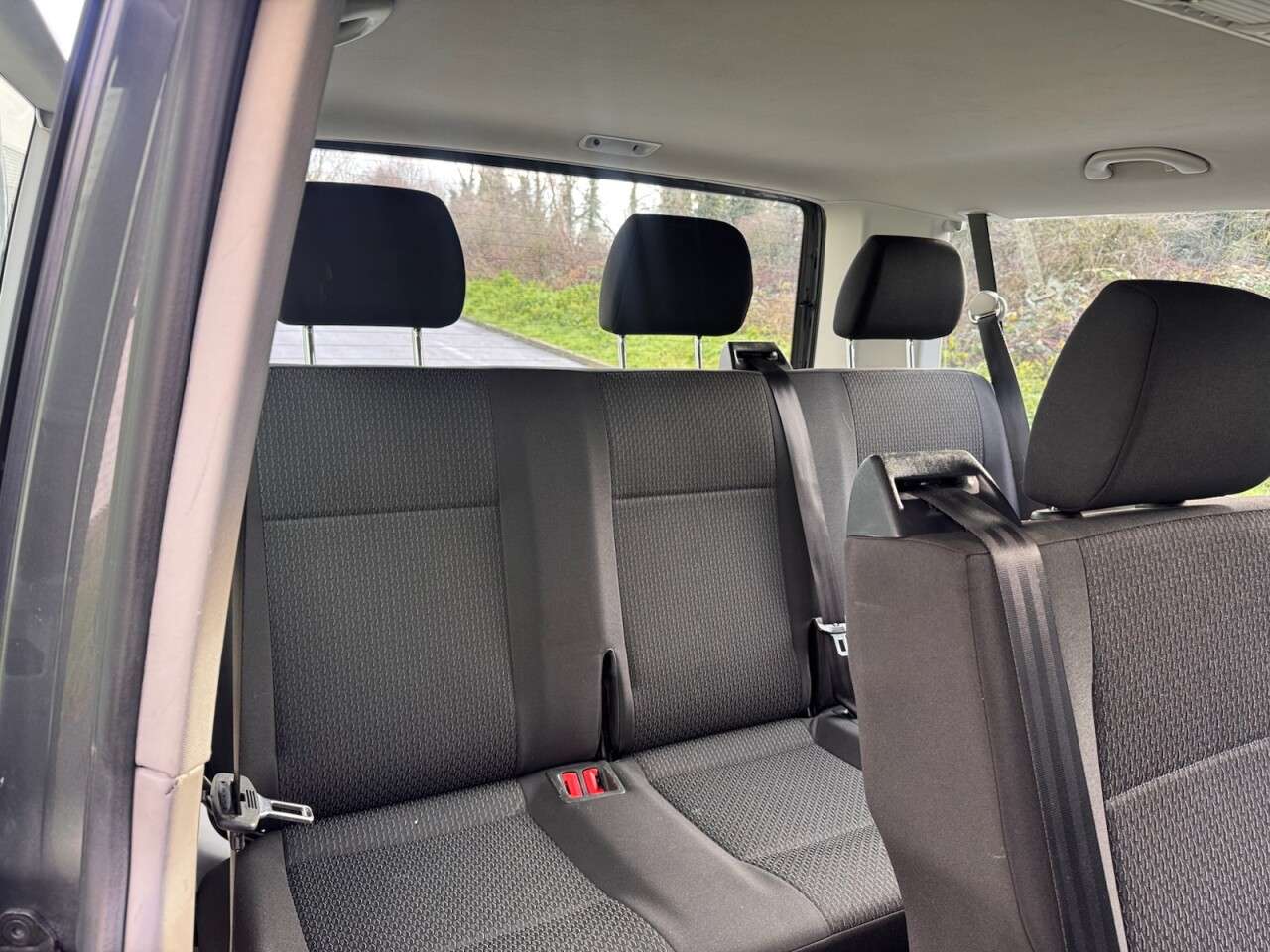 0 VOLKSWAGEN TRANSPORTER SHUTTLE 0 VOLKSWAGEN TRANSPORTER SHUTTLE