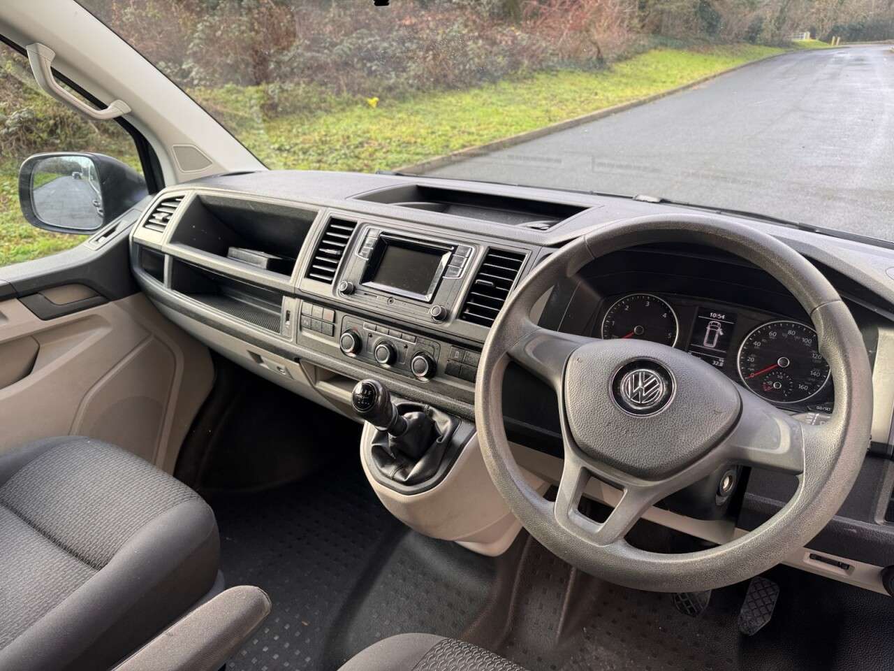 0 VOLKSWAGEN TRANSPORTER SHUTTLE 0 VOLKSWAGEN TRANSPORTER SHUTTLE