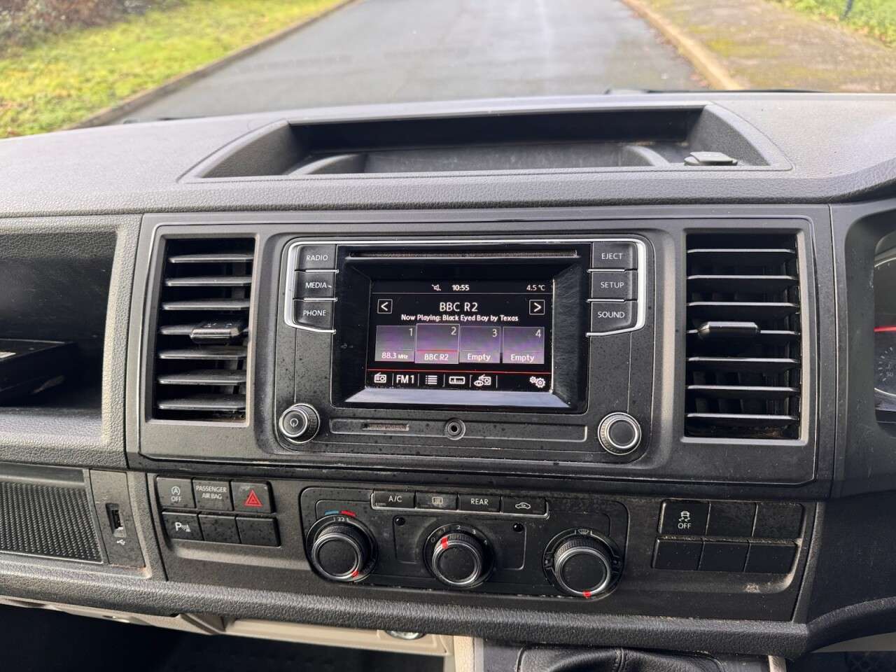 0 VOLKSWAGEN TRANSPORTER SHUTTLE 0 VOLKSWAGEN TRANSPORTER SHUTTLE