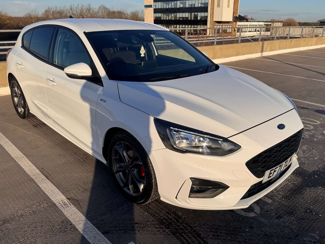 A 2022 FORD FOCUS 1.0T EcoBoost MHEV ST-Line Hatchback 5dr Petrol Hybrid DCT Euro 6 (s/s) (12 A 2022 FORD FOCUS 1.0T EcoBoost MHEV ST-Line Hatchback 5dr Petrol Hybrid DCT Euro 6 (s/s) (12